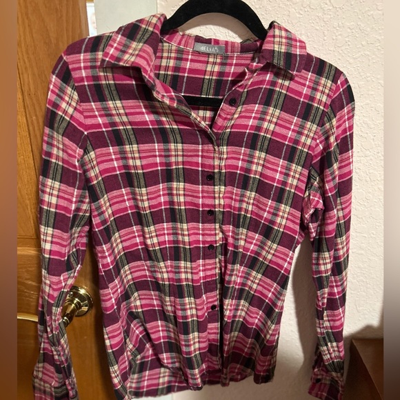 Delia’s flannel - Picture 1 of 2